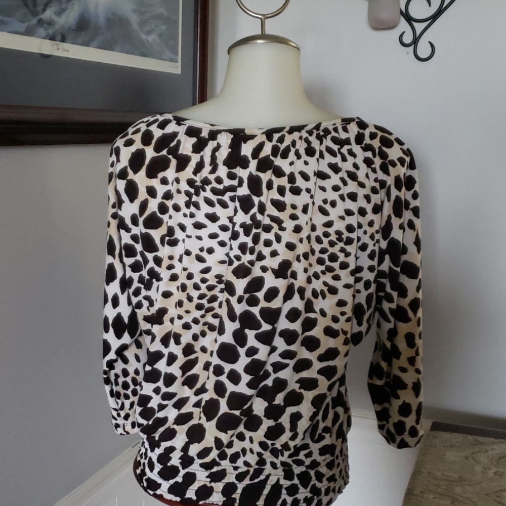 Leopard print top. - Picture 2 of 6